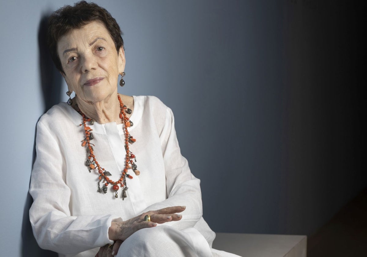 Los poéticos instantes decisivos de Graciela Iturbide