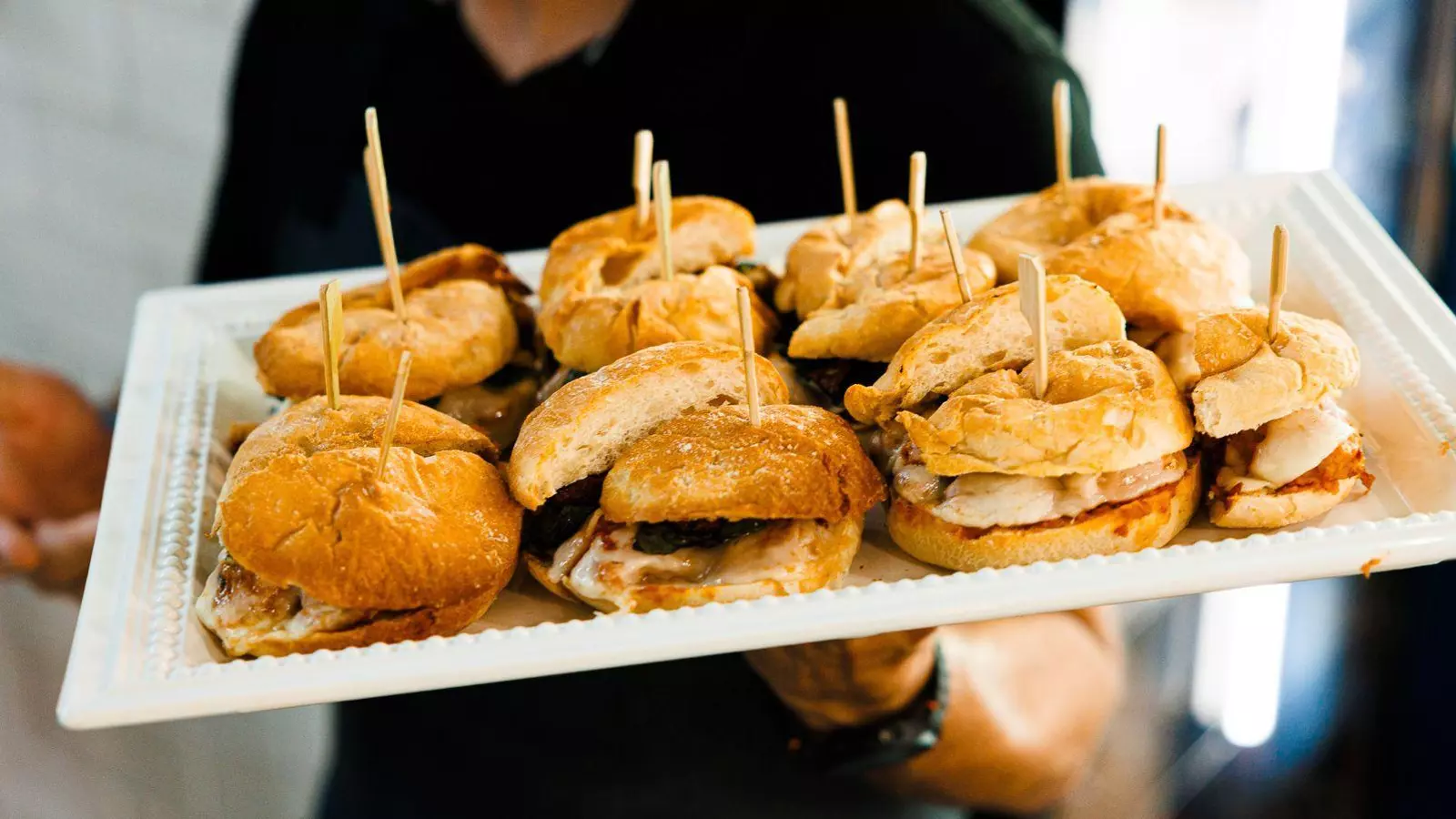 El bocadillo de 'armóndigas' del que todos hablan en Málaga, está en Torre del Mar en el nuevo 'Esto es Jauja'