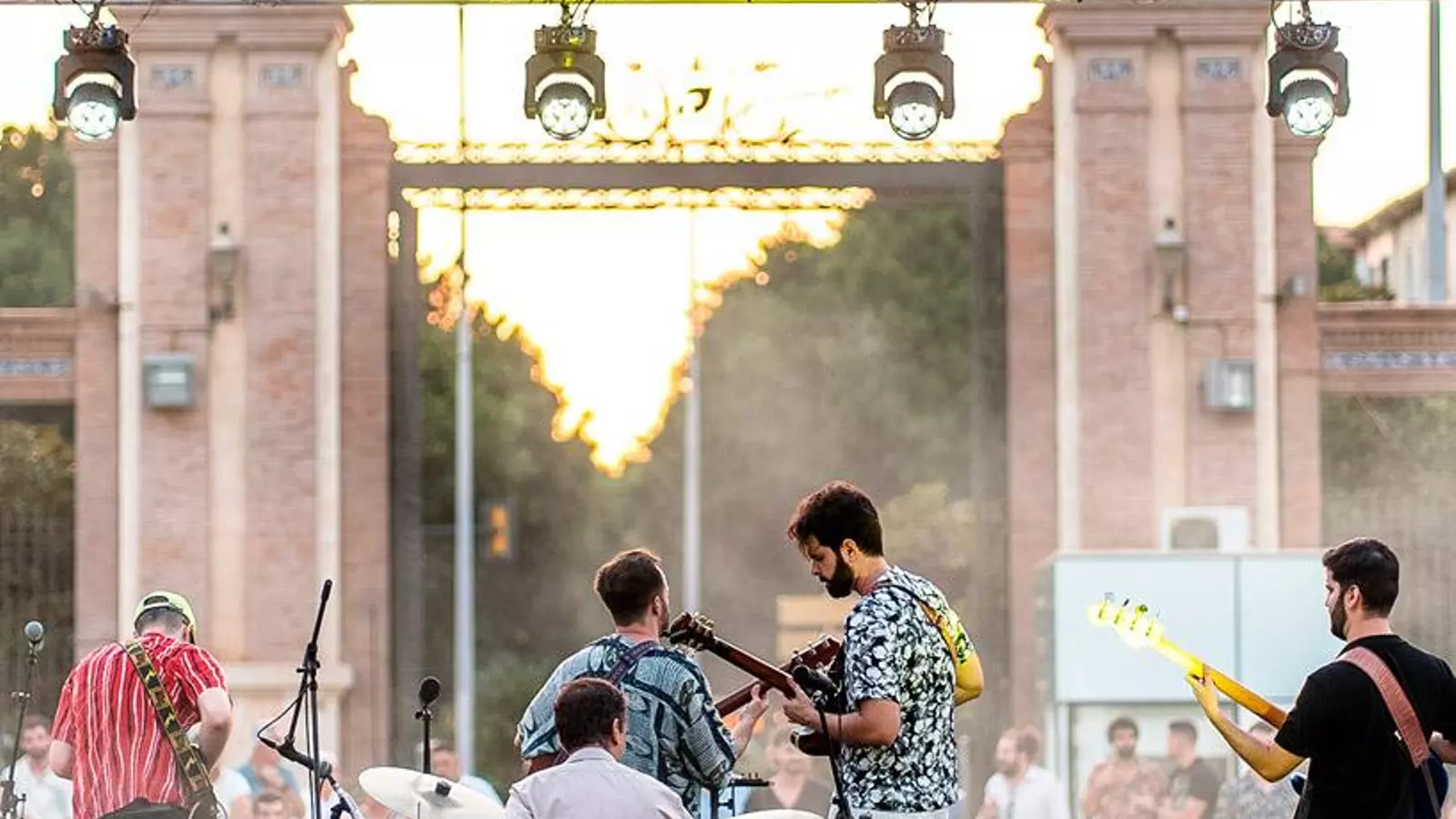 Huelin y la Tabacalera acogen el último 'Brisa en tu Barrio' en Málaga: conciertos y horarios