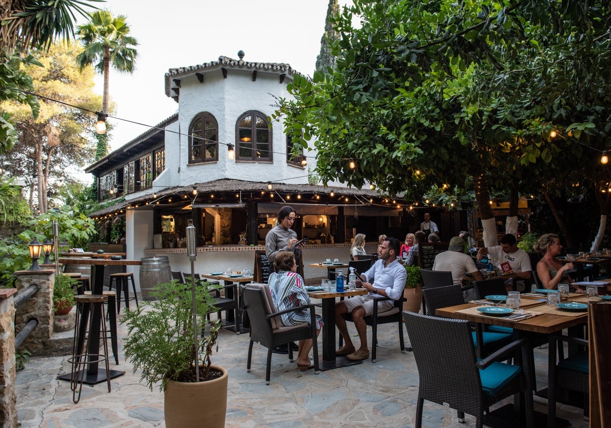 Le Patio by La Cascada  Marbella arranca temporada en Marbella: todas las novedades que trae este 2025