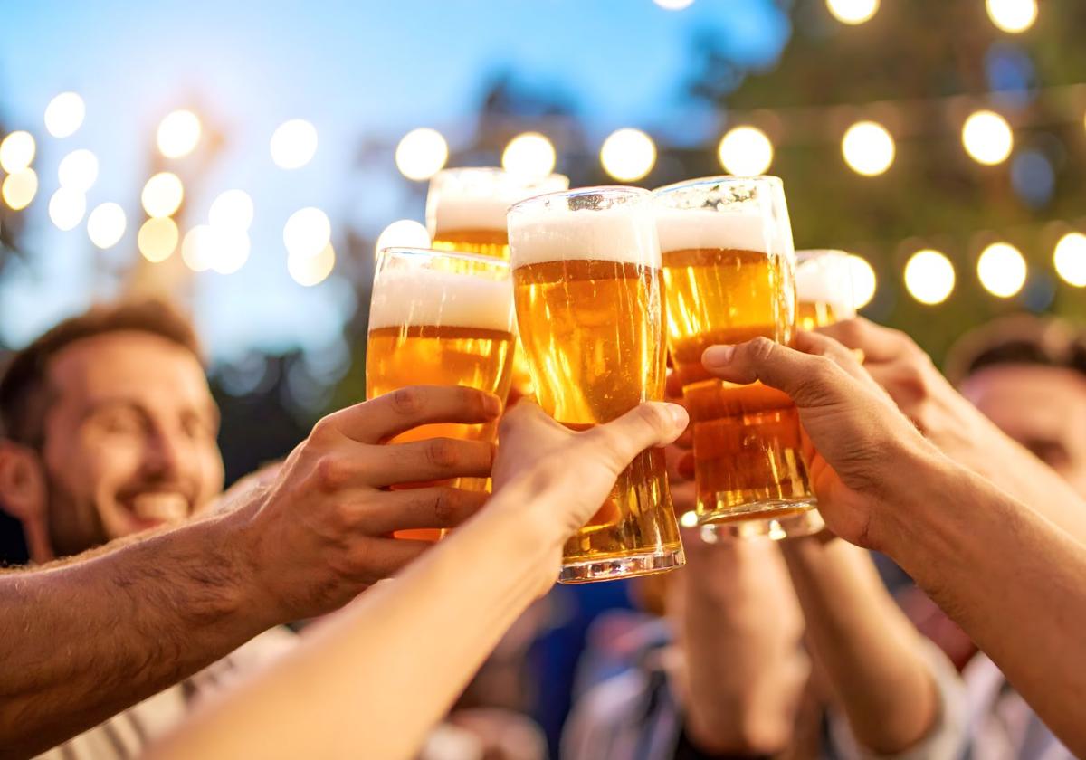 Cerveza artesana, música latina, un guateque y una velada nazarí en la agenda del finde en Málaga