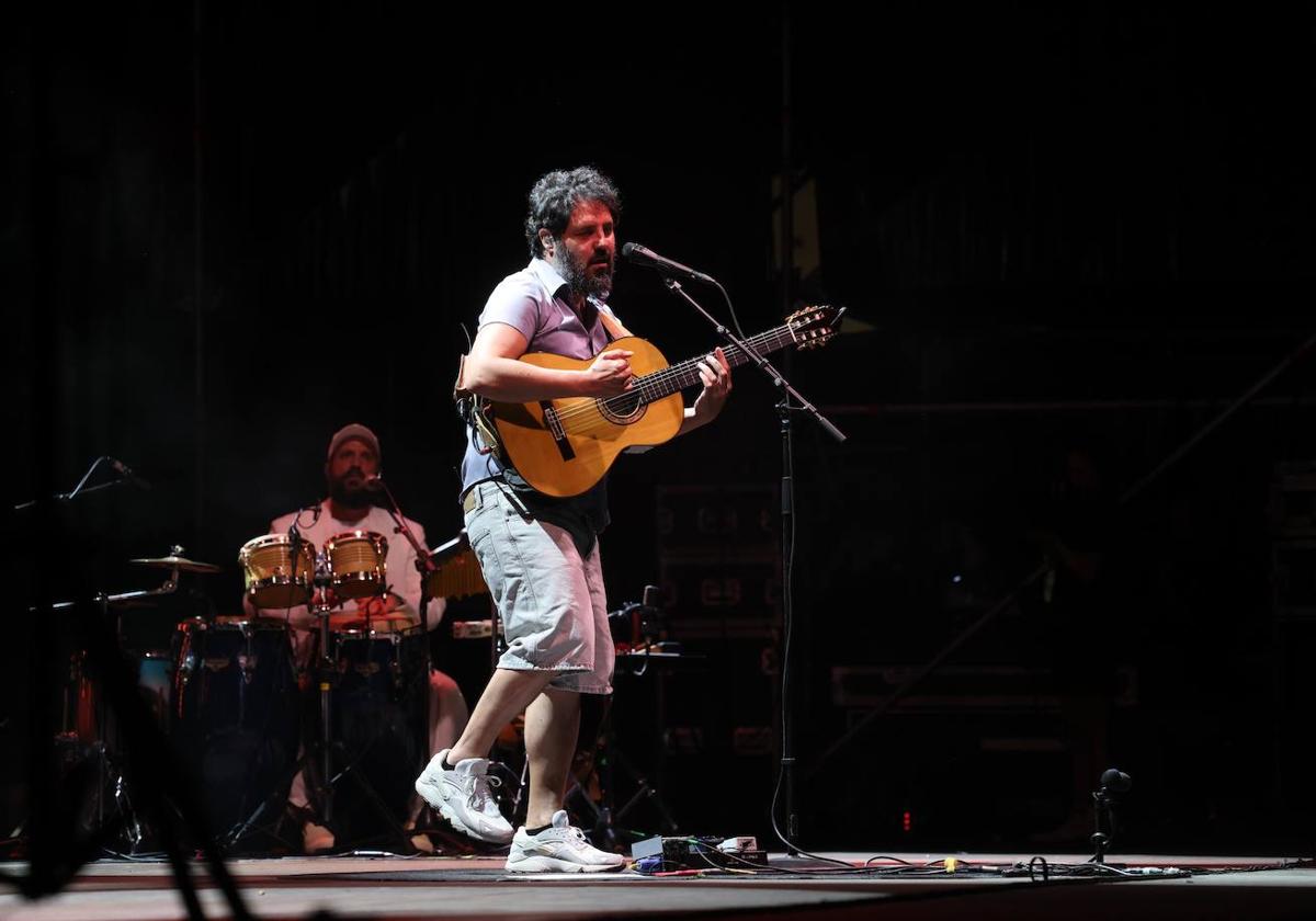 El Kanka conquista el 101 Music Festival: una noche de raíces y felicidad hecha canción en La Malagueta