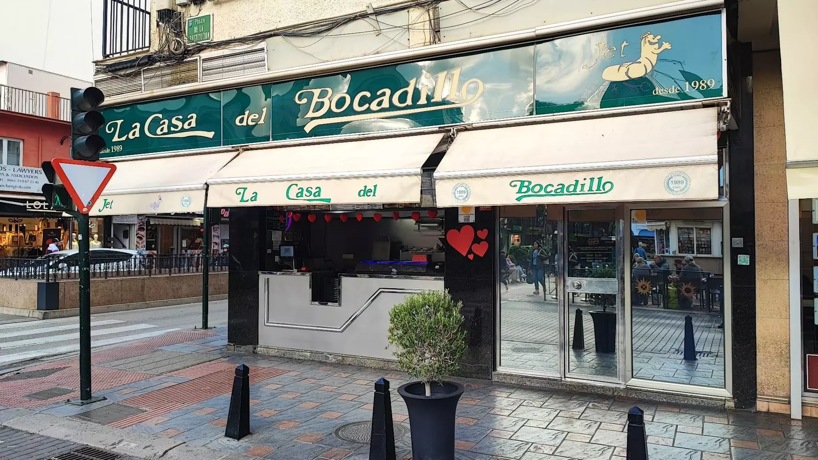 Más de 35 años de historia y a pocos metros de la playa: así son algunos de los mejores bocadillos de Málaga: 