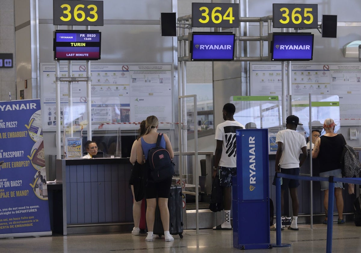 Ryanair aumenta el tamaño del equipaje de mano gratuito