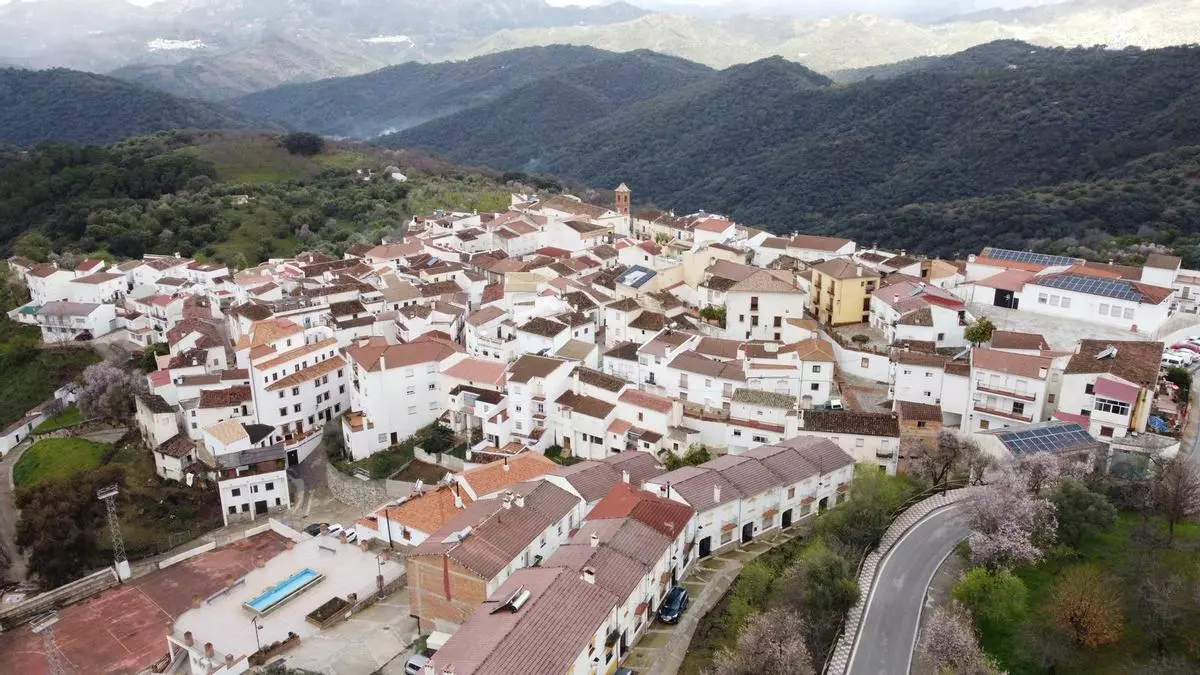 Explora el Valle del Genal en otoño: naturaleza, gastronomía y pueblos con historia