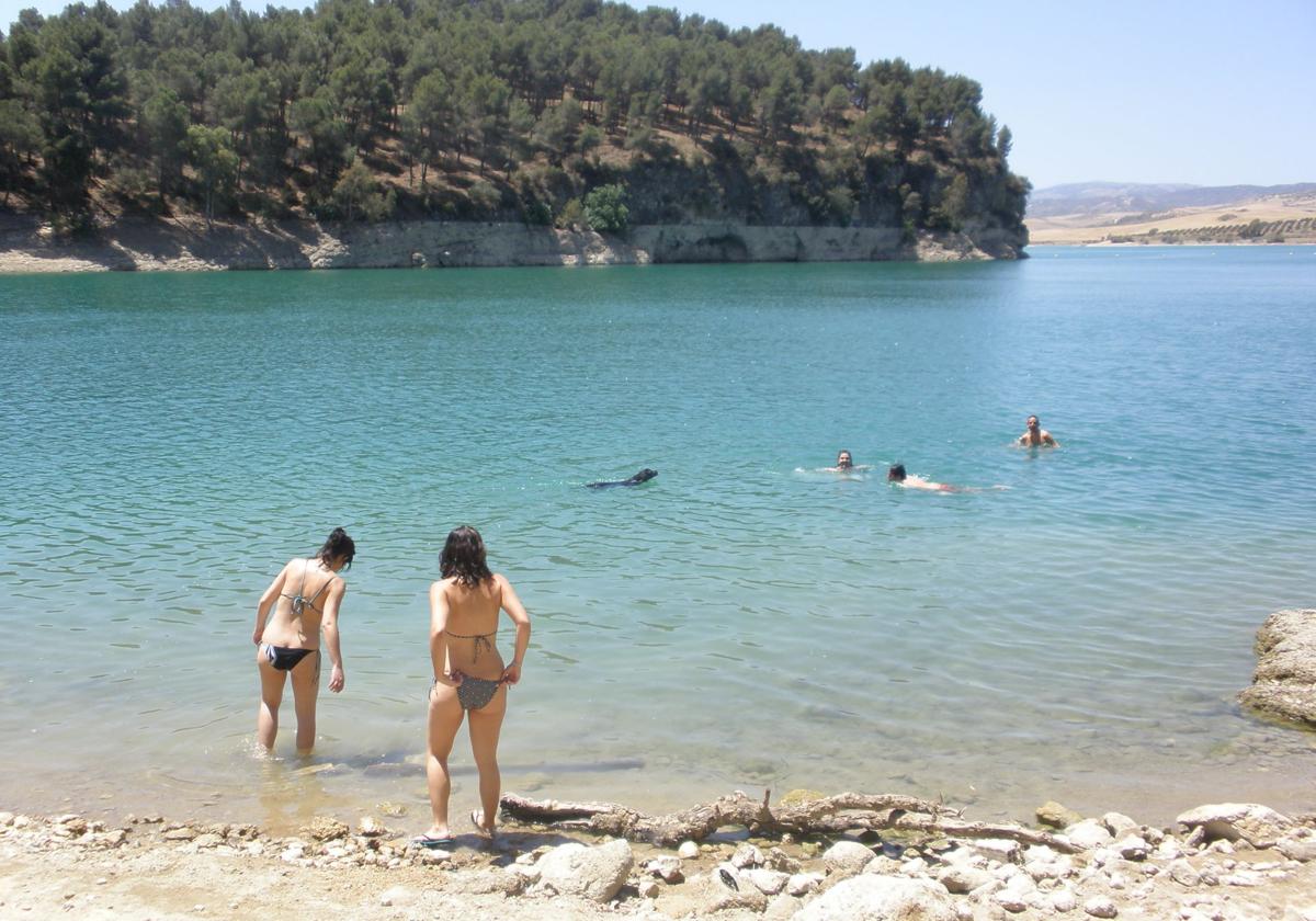 Siete cosas que no hay que perderse durante este verano en una visita a los embalses del Guadalhorce