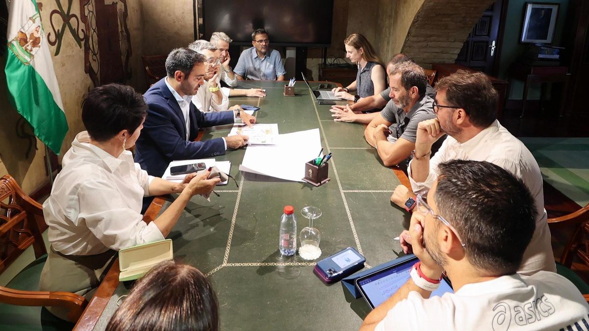 Más de 3.000 personas participarán en la organización del Ironman de Marbella