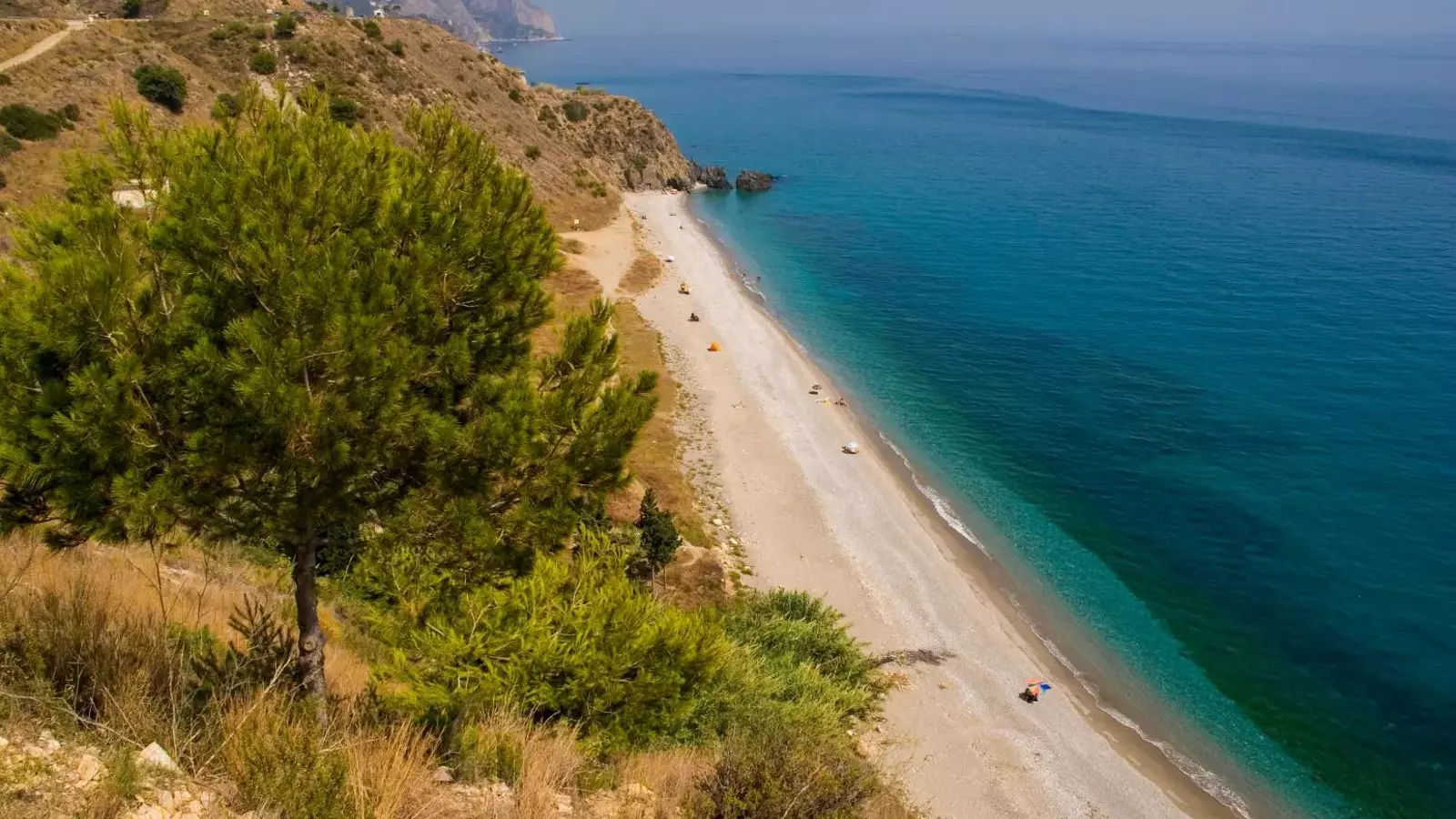 La joya oculta de Málaga: una playa secreta, sin masificar y con aguas de película
