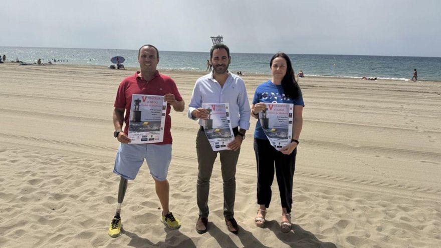 La playa El Cable alberga el sábado una travesía a nado popular