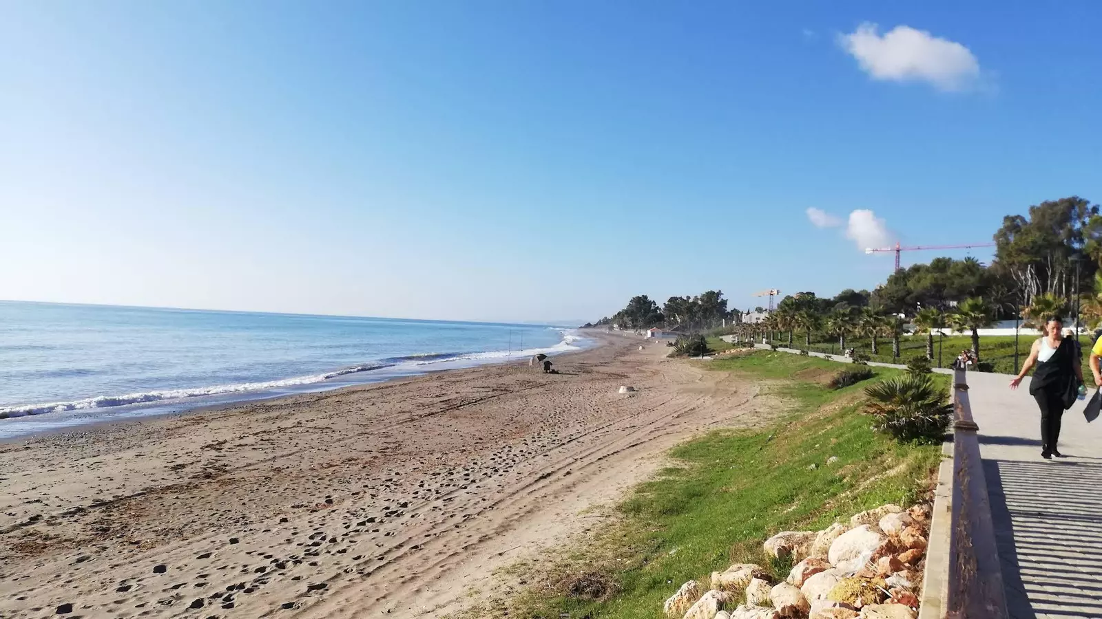 Ni Nerja ni Marbella, esta playa de Málaga es la joya más tranquila de la Costa del Sol: 