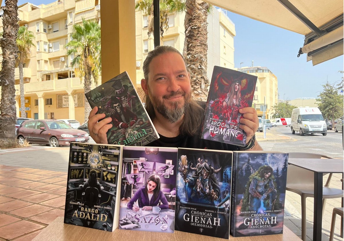 El fenómeno literario del malagueño Mauricio Folk: seis novelas publicadas de golpe