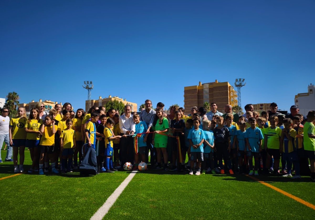 Benalmádena estrena el renovado estadio Francisco Alarcón 'Isco'