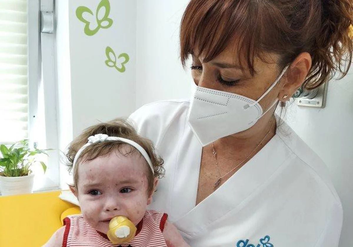 Objetivo enfermera: la jornada solidaria de la asociación Debra Piel de Mariposa