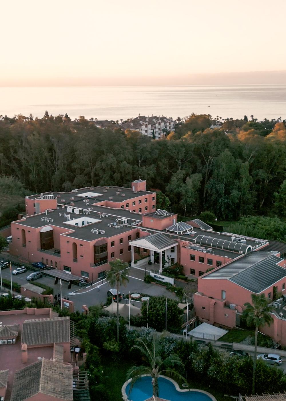 Les Roches
