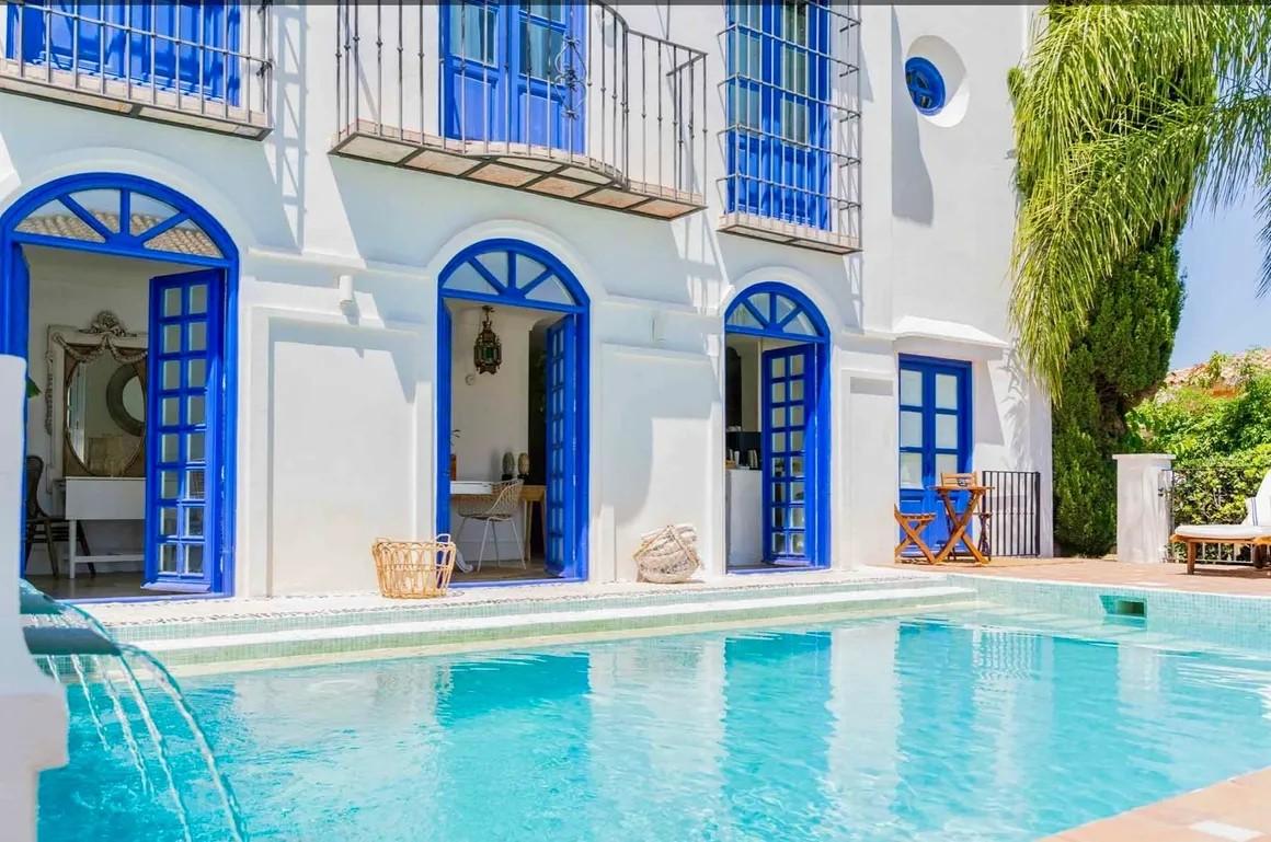 The Pearl B&B Hotel Marbella